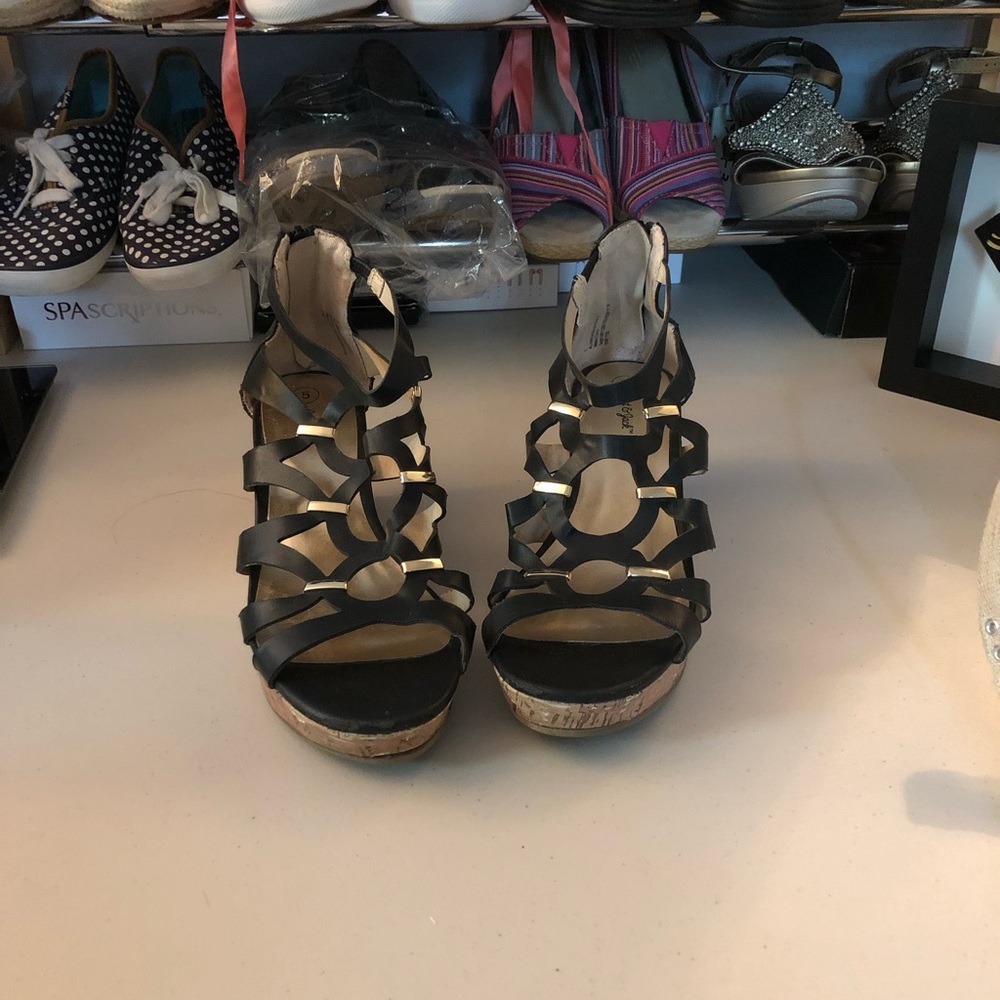 Cuuute Cat & Jack Wedges Sz 5